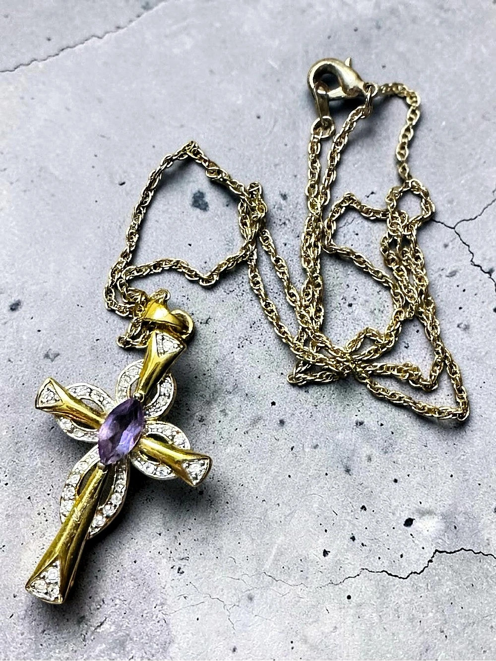 90’s Goltone Rhinestone Purple Stone Cross Necklace